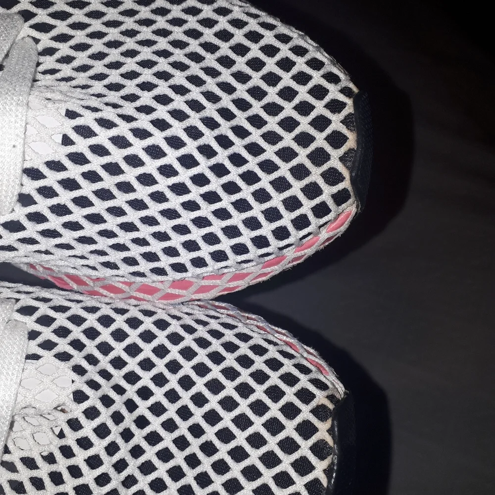 Host pic✨Adidas deerupt size 6 - Picture 4 of 5